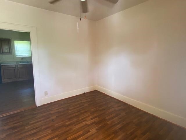 Building Photo - 302 SW Park Ave