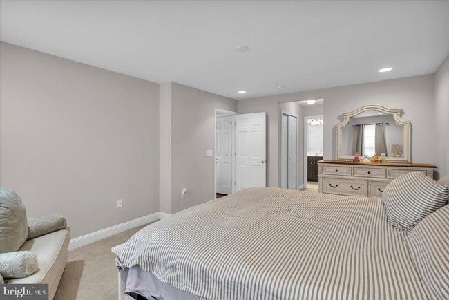 Building Photo - 507 Lexington Mews