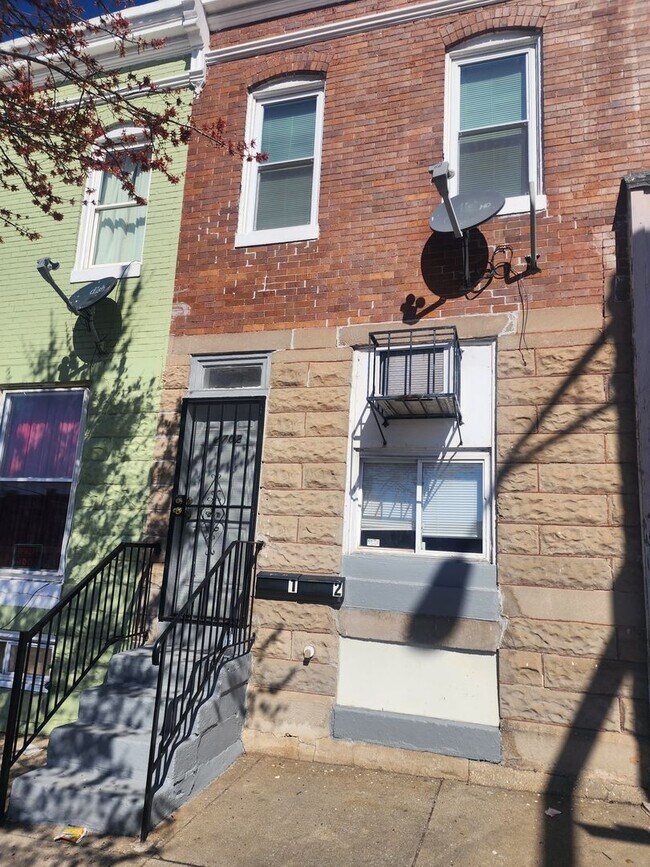 Primary Photo - 2702 Wilkens Ave