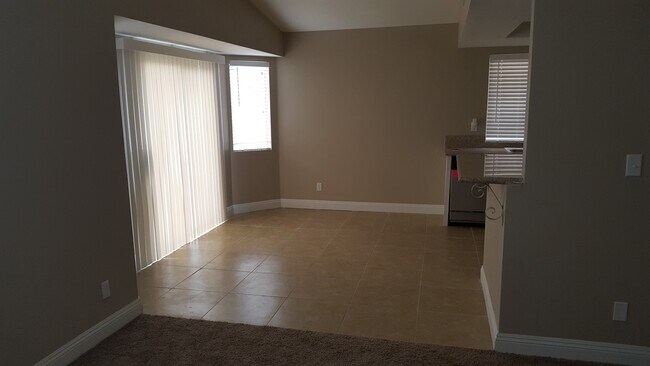 Building Photo - Beautiful 2 bedrooms home