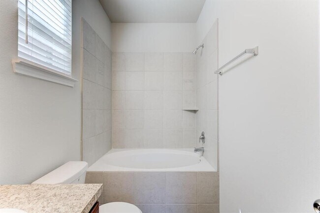 Building Photo - 5842 Adelaide River Dr
