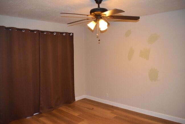 Building Photo - 3 Bedroom 1 Bath Upgraded Home with Large ...