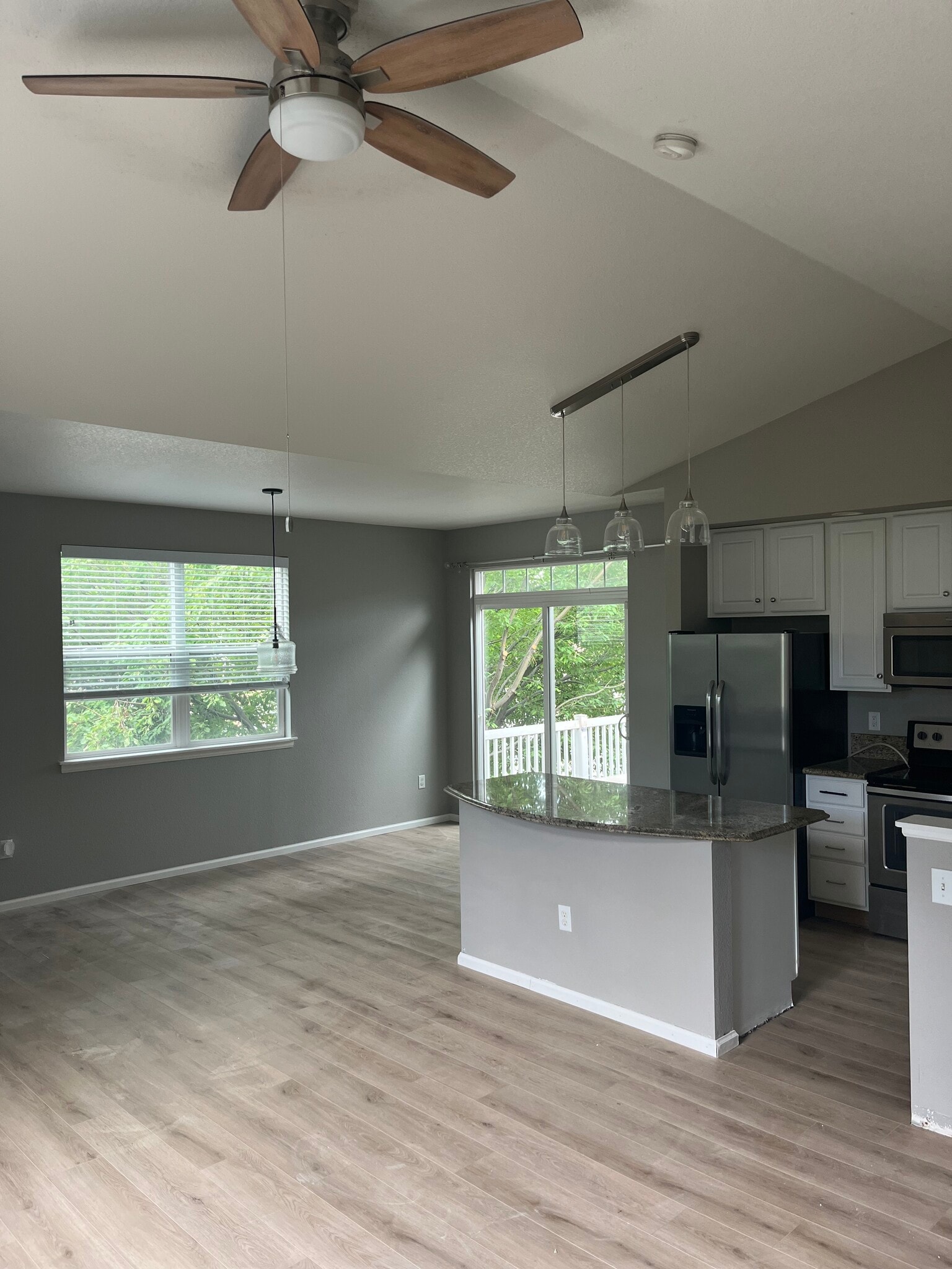 Building Photo - 2027 Grays Peak Dr