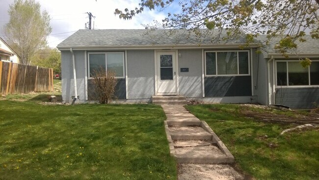 Building Photo - 407 Glen View Ct
