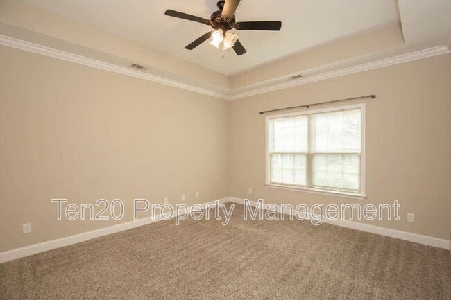 Building Photo - 7 Vineyard Dr