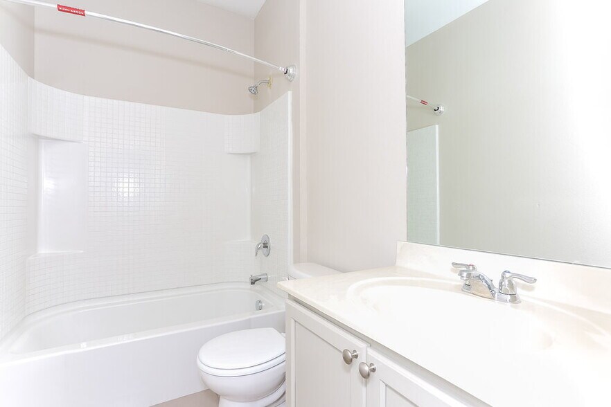 Building Photo - 1724 Gayla Creek Dr