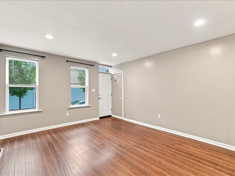 Building Photo - 521 Cantrell St