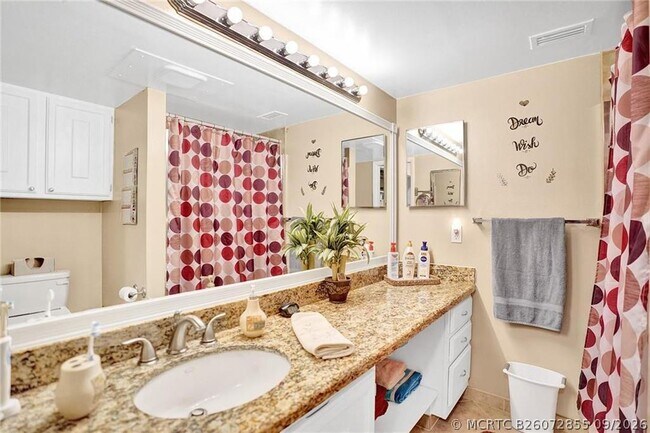 Building Photo - 6114 Coral Lake Dr