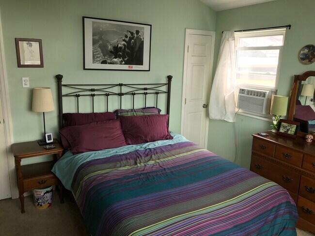 Building Photo - 3234 Dobson St