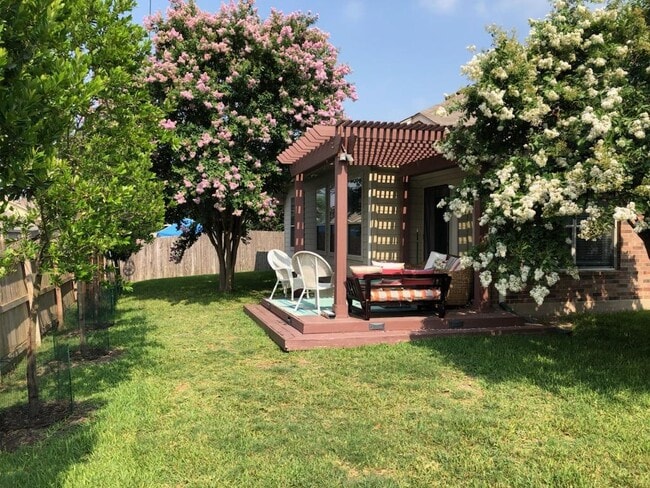 Building Photo - 1371 Stone Rim Loop