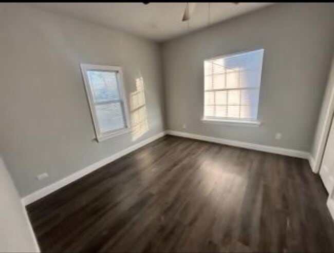 Building Photo - 909 Sims Ave