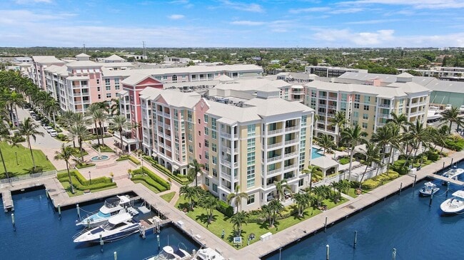 Building Photo - 806 E Windward Way