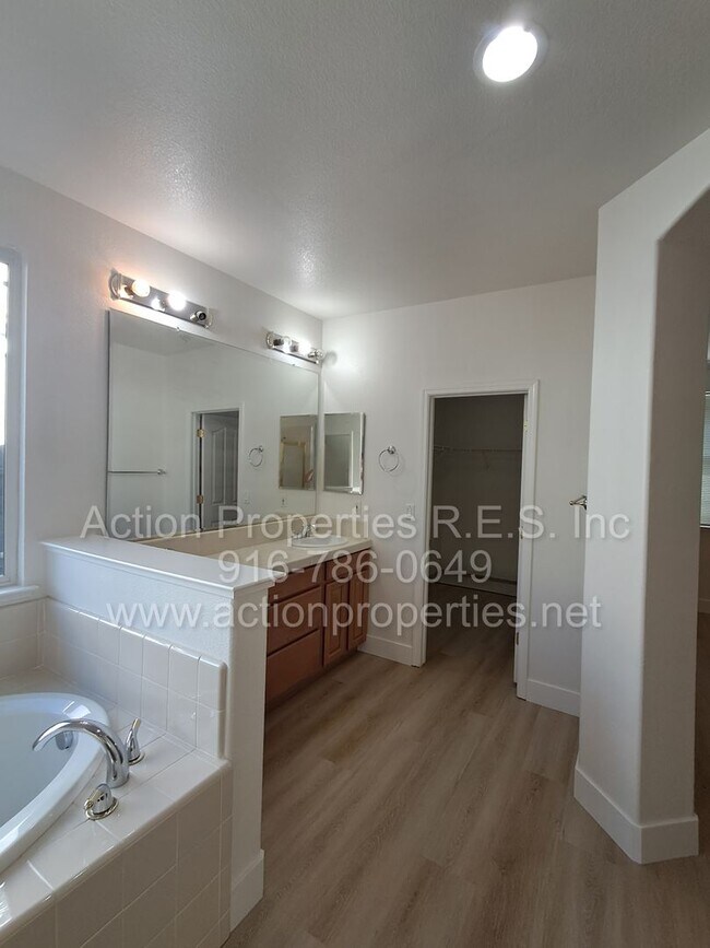 Building Photo - Action Properties R.E.S. Inc. Offering Beautiful Highland Park Single Story 3 Car, 4 Bedroom, Gar...
