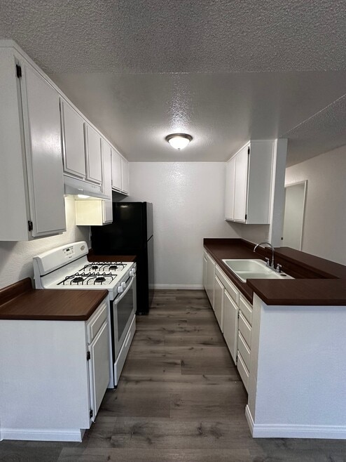 Building Photo - 5134 Glendora Ave