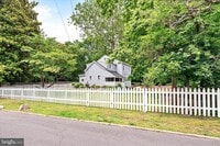 Building Photo - 116 School Ln