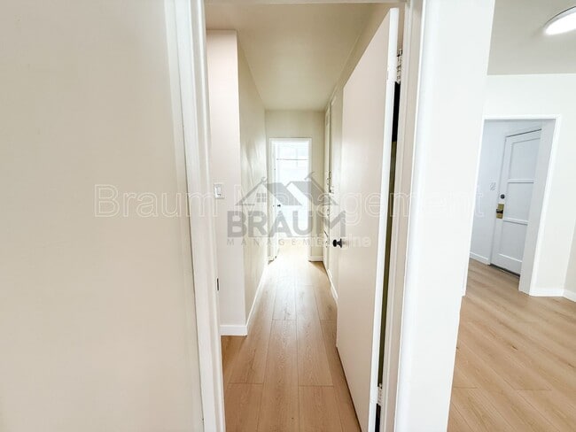 Building Photo - 7333 Woodman Ave