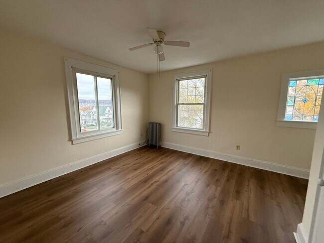 Building Photo - 1314-1316 Schlager St