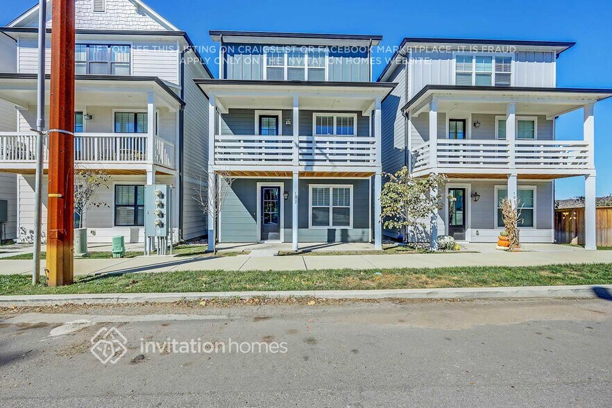 Building Photo - 647 Vernon Ave