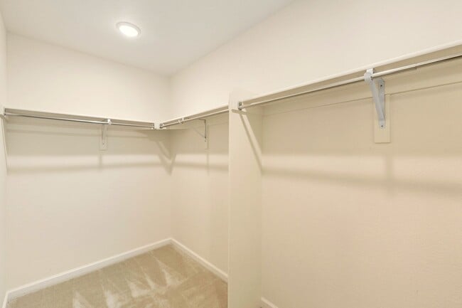 Building Photo - Bright and Airy 2 Bed 2.5 Bath Townhome in...