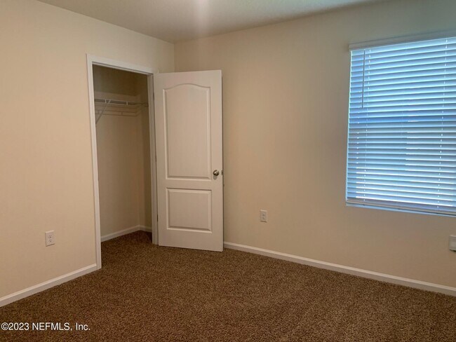 Building Photo - 5864 Calvary Dr