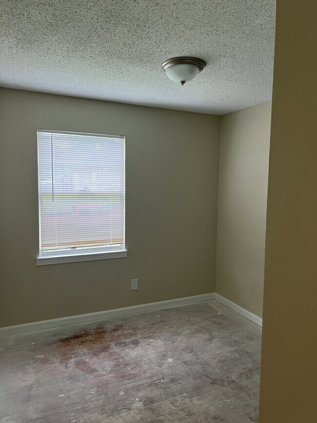 Building Photo - 4551 Sunny View Dr