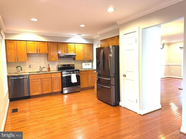 Building Photo - 4235 Sleepy Lake Dr