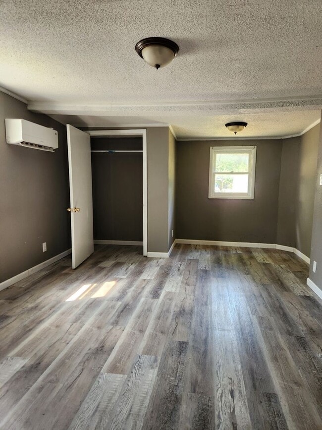 Building Photo - 4-Bedroom Family Home for Rent – $1,200/mo...