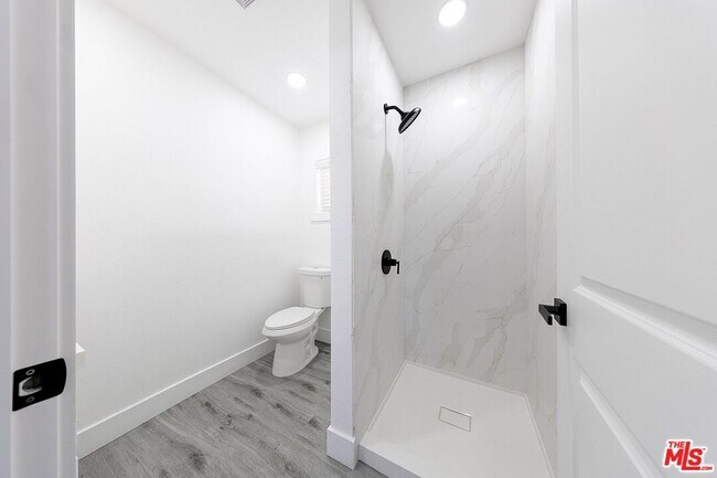 Building Photo - 11132 Montecito Dr