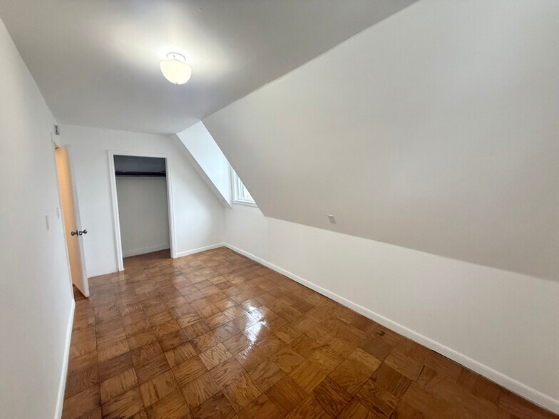 Building Photo - 32 Garner St