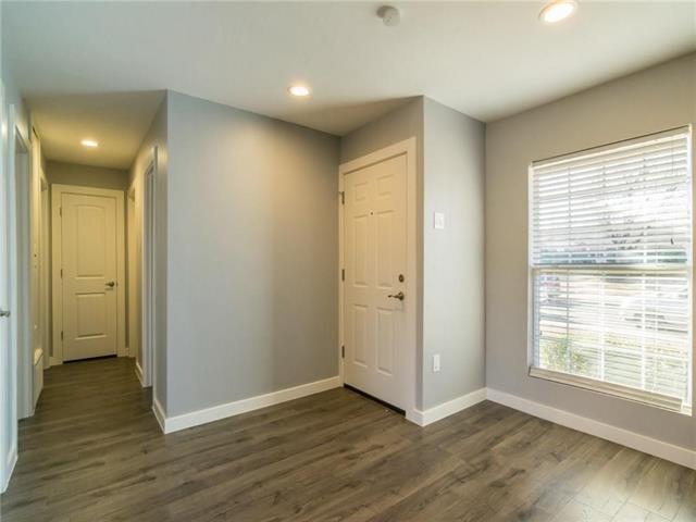 Building Photo - 1906 Curtis Dr