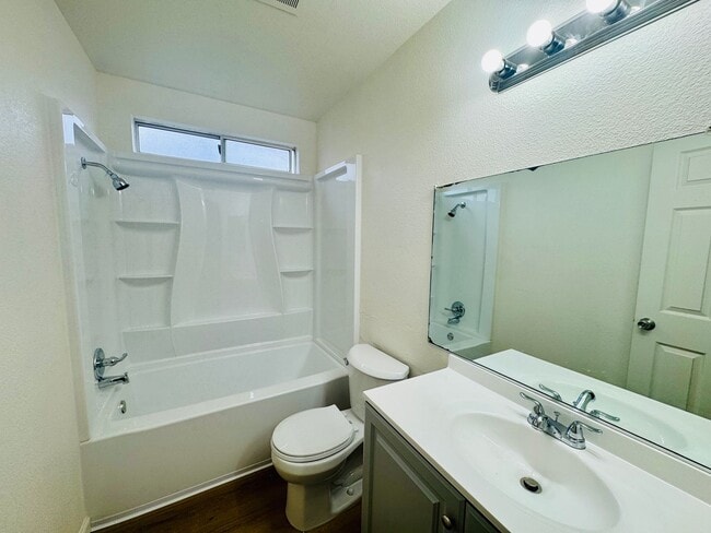 Building Photo - NEWLY REMODELED - 3 Bedroom 2 Bath Home for Rent