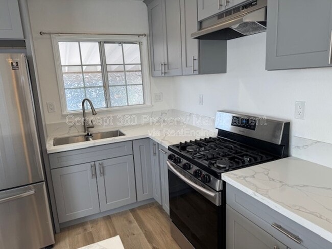 Building Photo - 3211 Park Ln