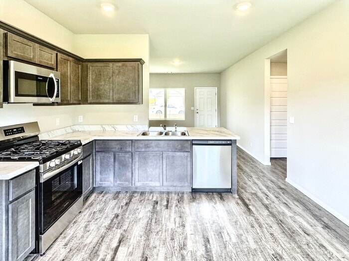 Building Photo - 8319 E Queens St