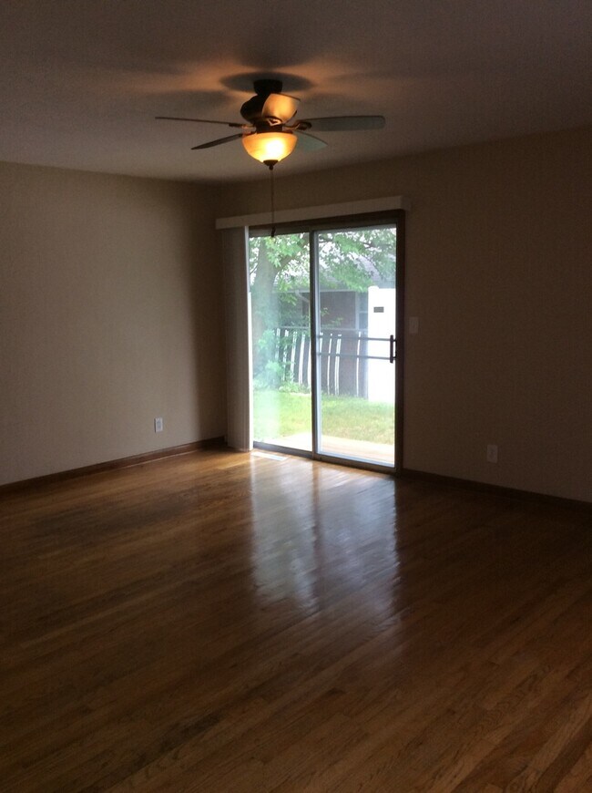 Building Photo - 269 Flintridge Dr