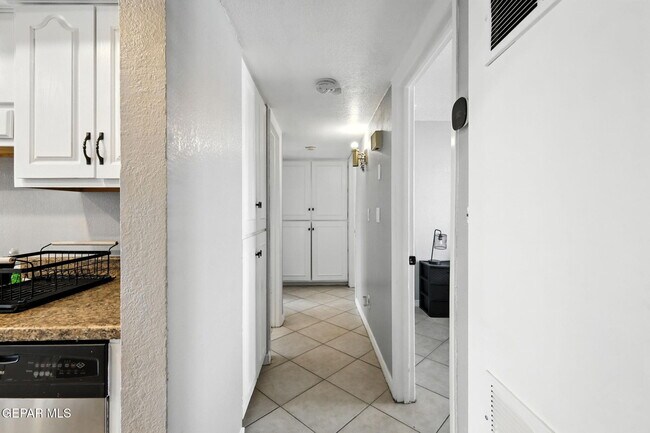 Building Photo - 329 Sereno Dr