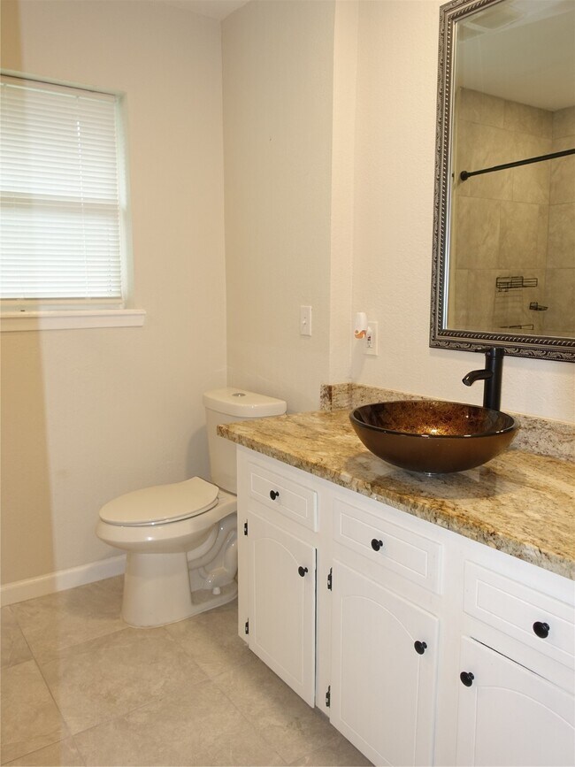 Building Photo - 1038 Cottage Oak Ln