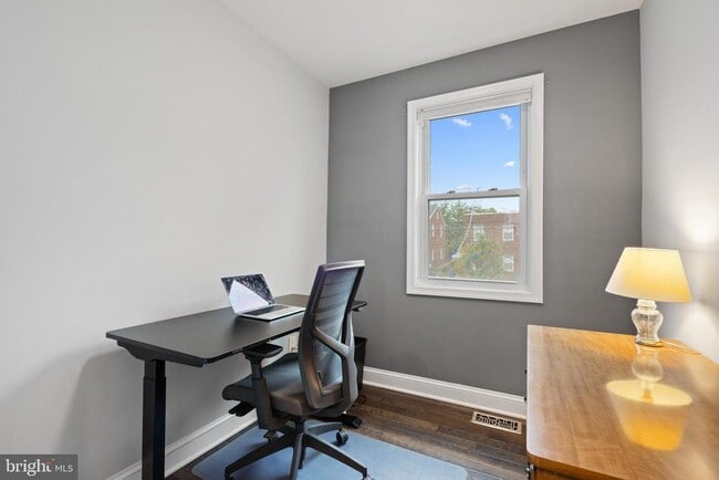 Building Photo - 5054 8th St NE