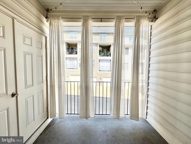 Building Photo - 2304 Margraf Cir