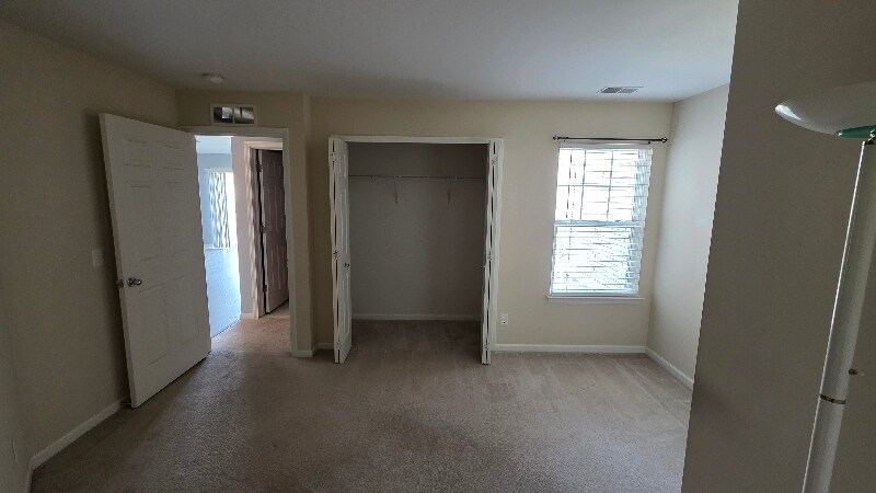 Building Photo - 2393 Arcadia Dr