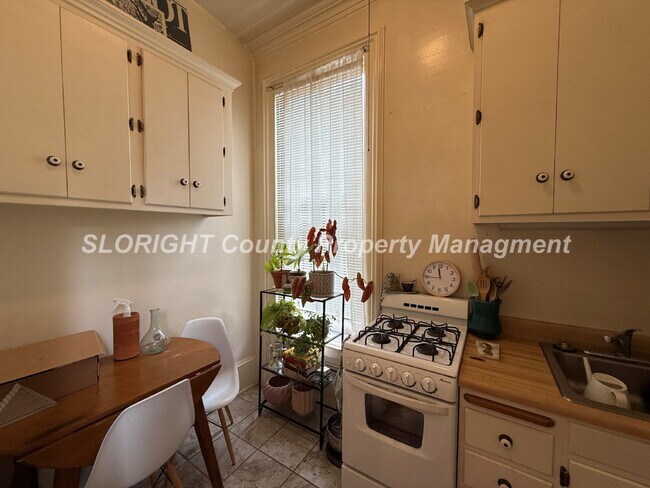 Building Photo - AVAILABLE SEPTEMBER - Nice Studio Unit Near Downtown SLO