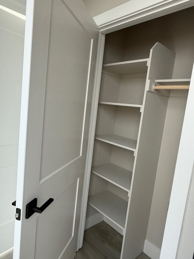 Building Photo - 4085 Peter's Ct