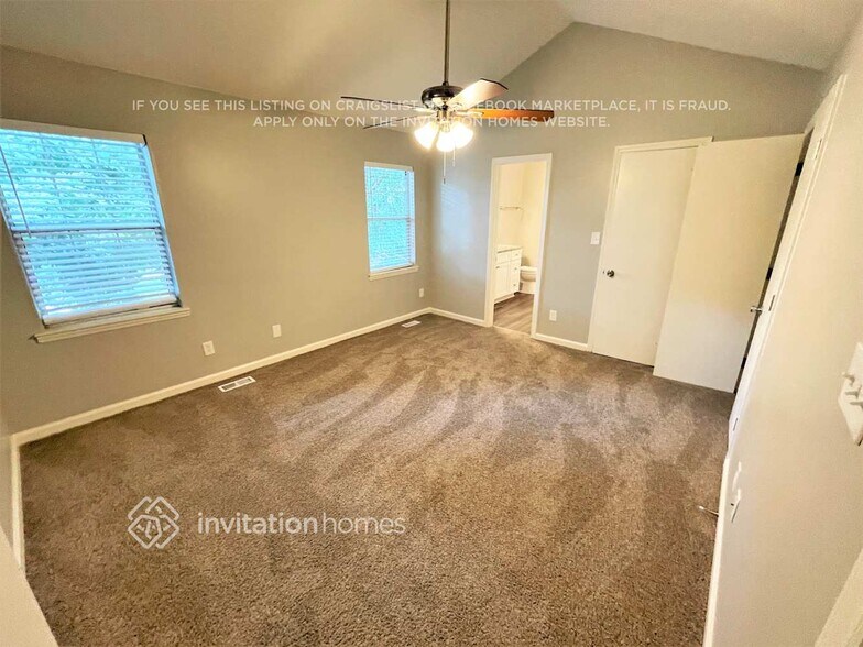 Building Photo - 7500 Little Fox Ln