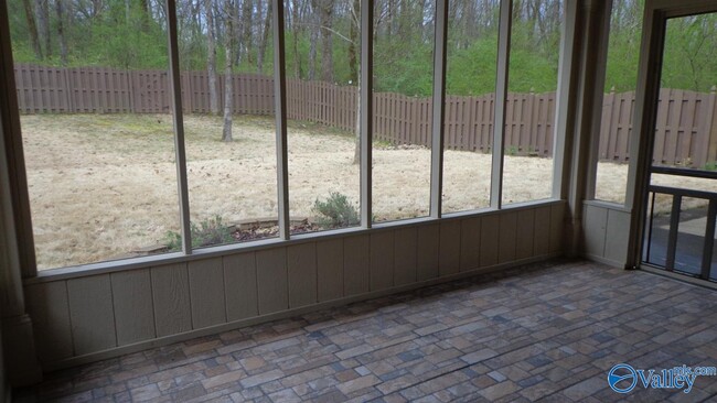 Building Photo - 15132 Lakeside Trail SW