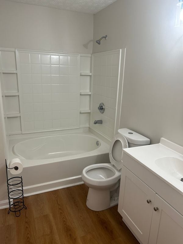 Building Photo - 8102 Fairington Village Dr