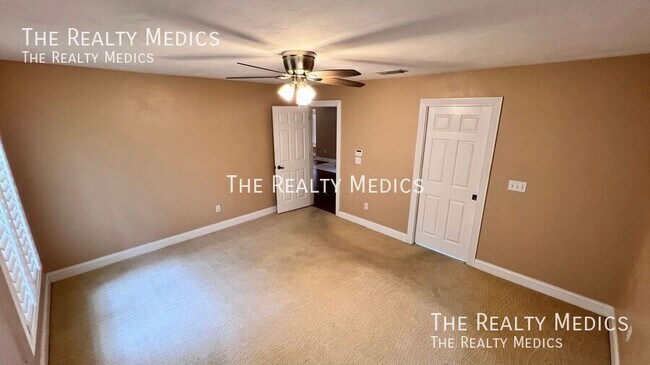 Building Photo - 3769 Grove View Ln