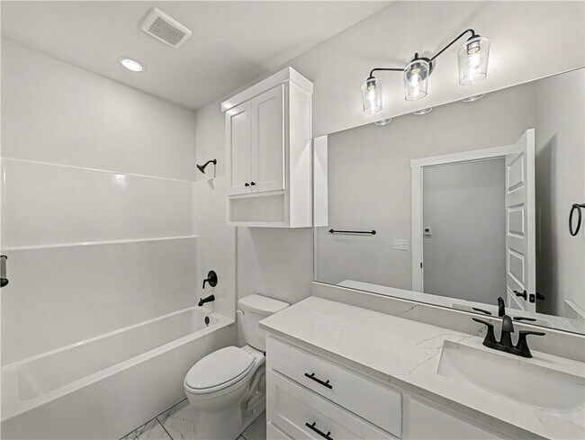 Building Photo - 6906 SW Basswood Ave