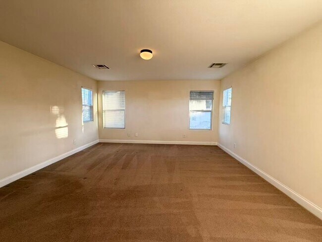 Building Photo - Lovely move-in ready Summerlin community with 3 bedrooms and 2.5 baths House