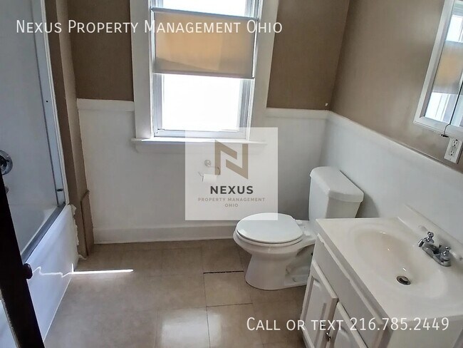 Building Photo - 10609 Bernard Ave