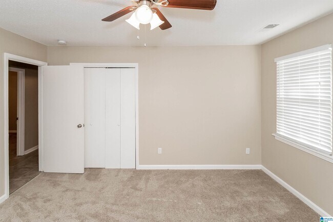 Building Photo - 525 Oak Crest Dr