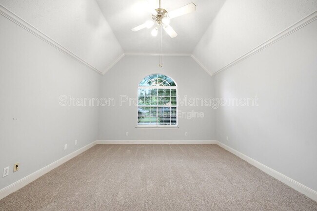 Building Photo - 15911 Moonrock Dr
